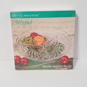 Vintage WEXFORD ANCHOR HOCKING SCALLOPED GLASS 3 SECTION DIVIDED